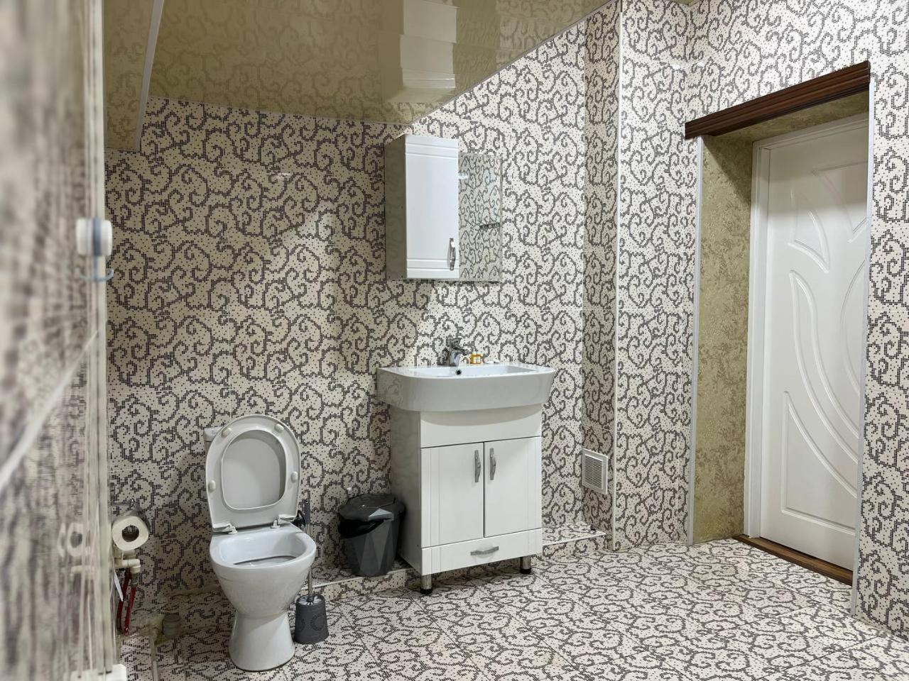Home Alone Hotel Ташкент Екстериор снимка