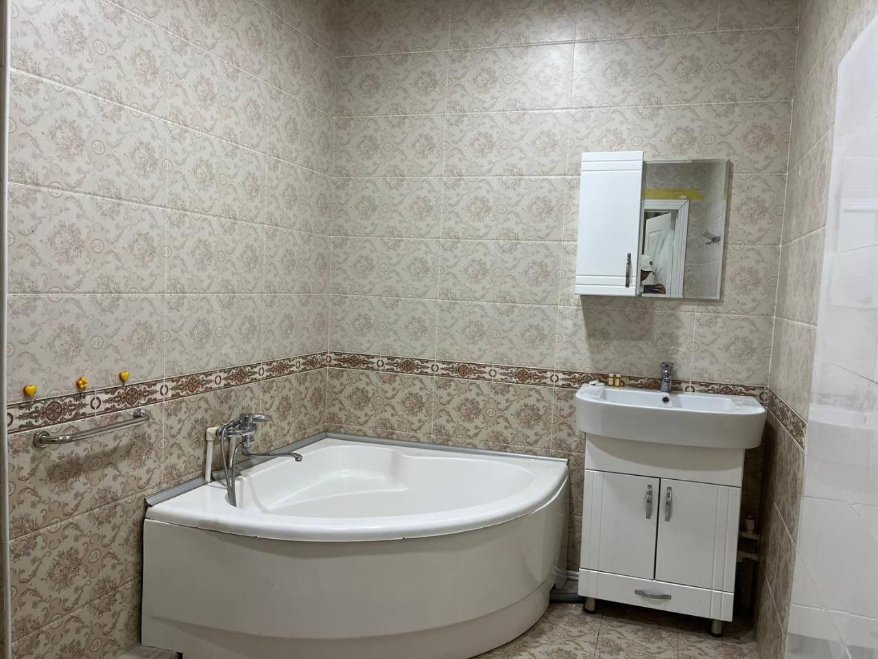 Home Alone Hotel Ташкент Екстериор снимка